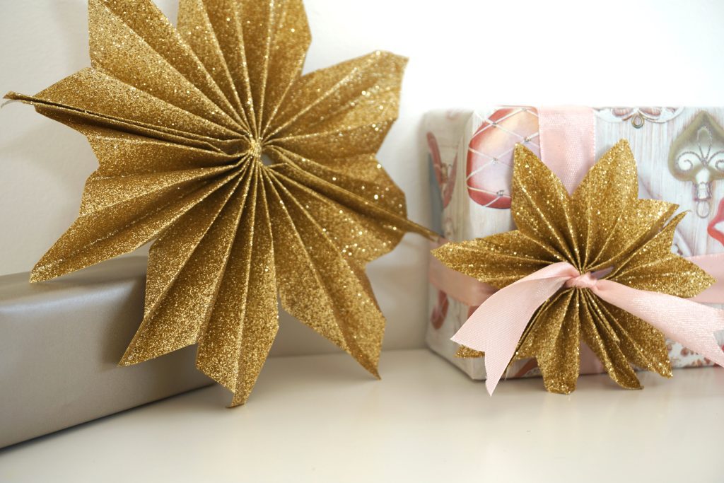 we gaan kerststerren vouwen